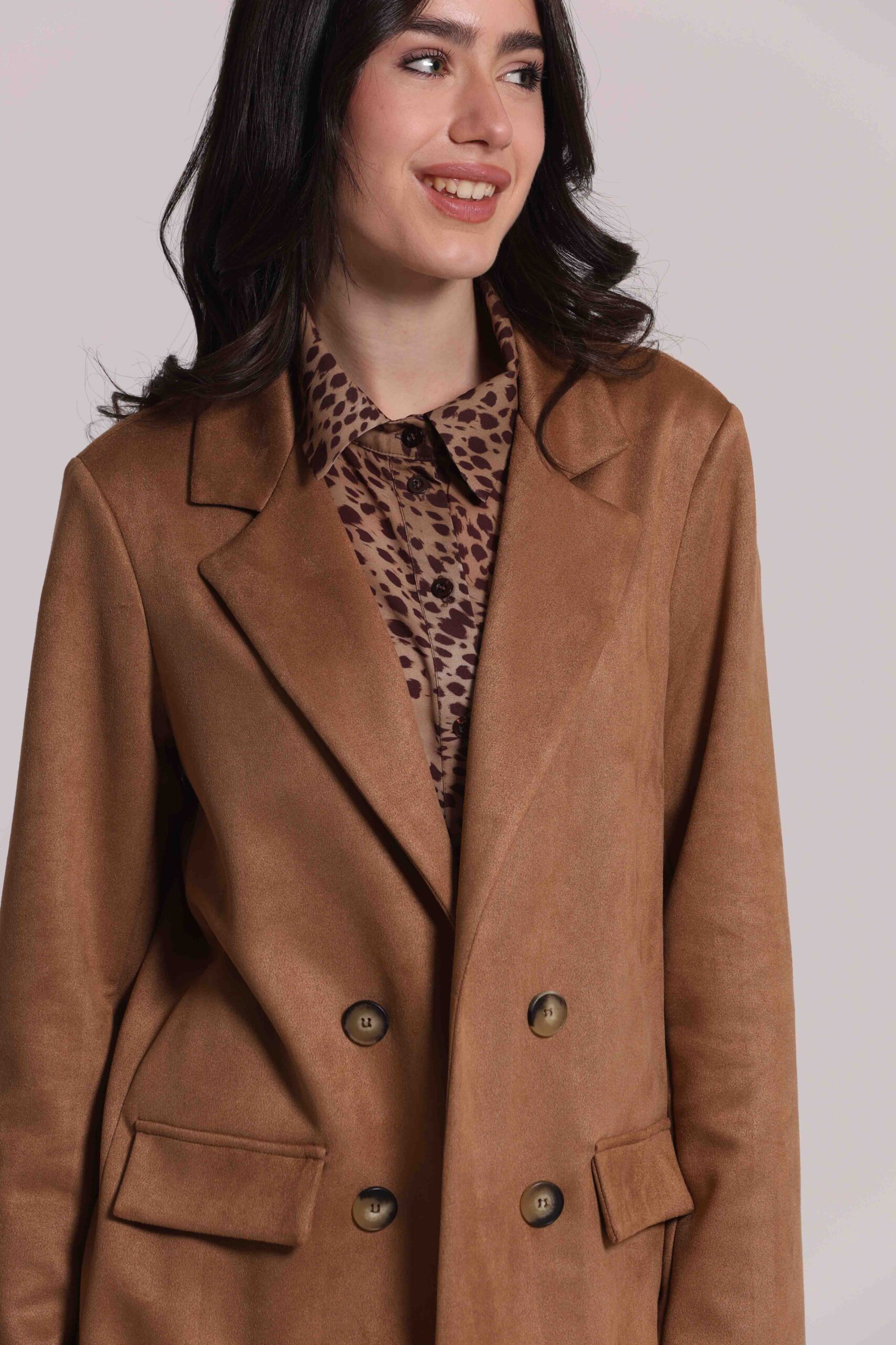 Mimì Muà Firenze – Giacca Lunga "Beige" in Jersey Effetto Camoscio Made in Italy - immagine 2