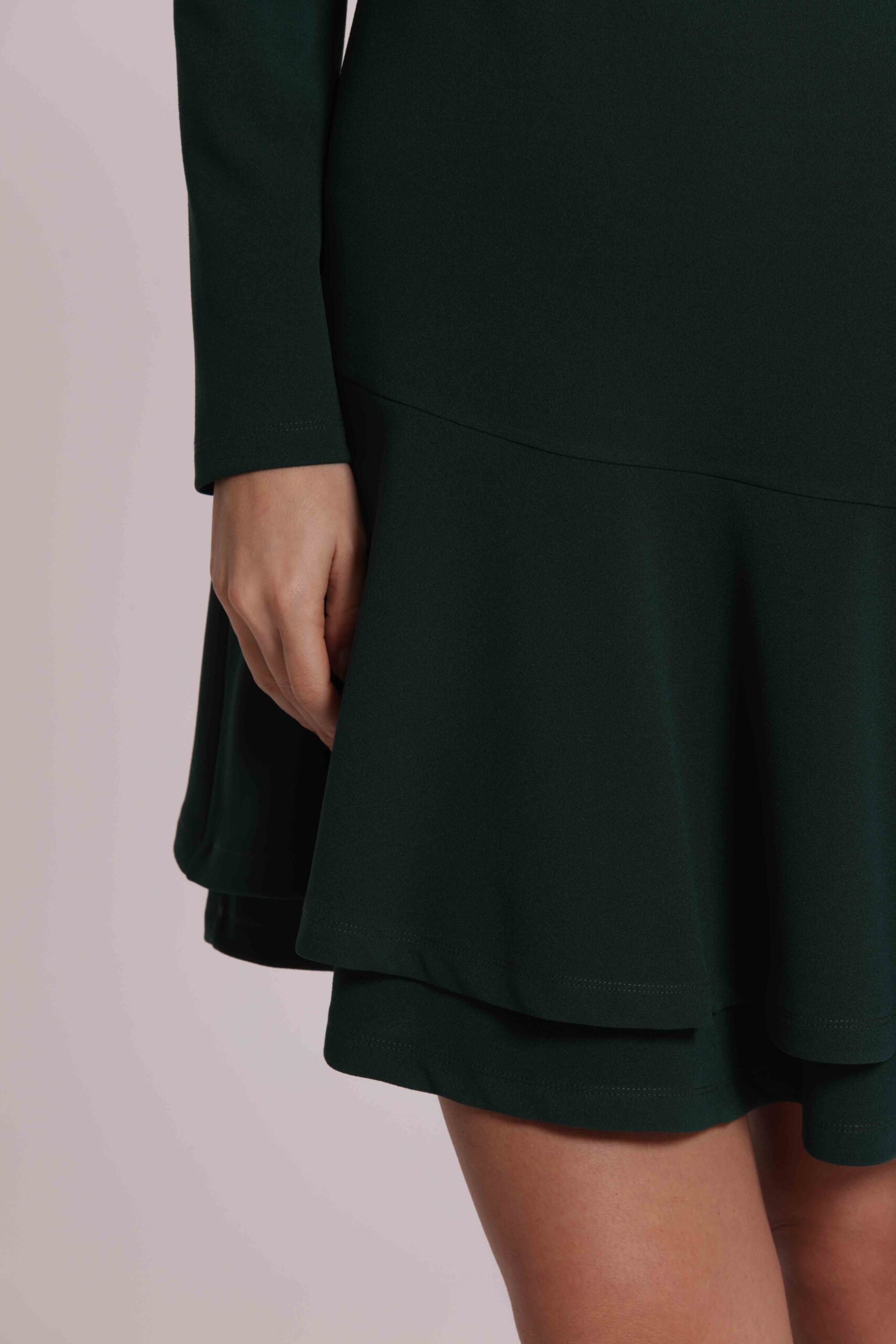 Mimì Muà Firenze – Abito Corto "Verde Till" in Crêpe Stretch Asimmetrico (Made in Italy) - immagine 2