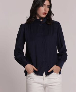 Camicia da donna colore blu marchio Mimì Muà Firenze in velluto di cotone Made in Italy con collo alto rifinito da rouches su Origami Store