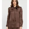 Camicia da donna marchio TWINSET colore mocha in liocell con rouches lungo le maniche e fiocco al collo su Origami Store