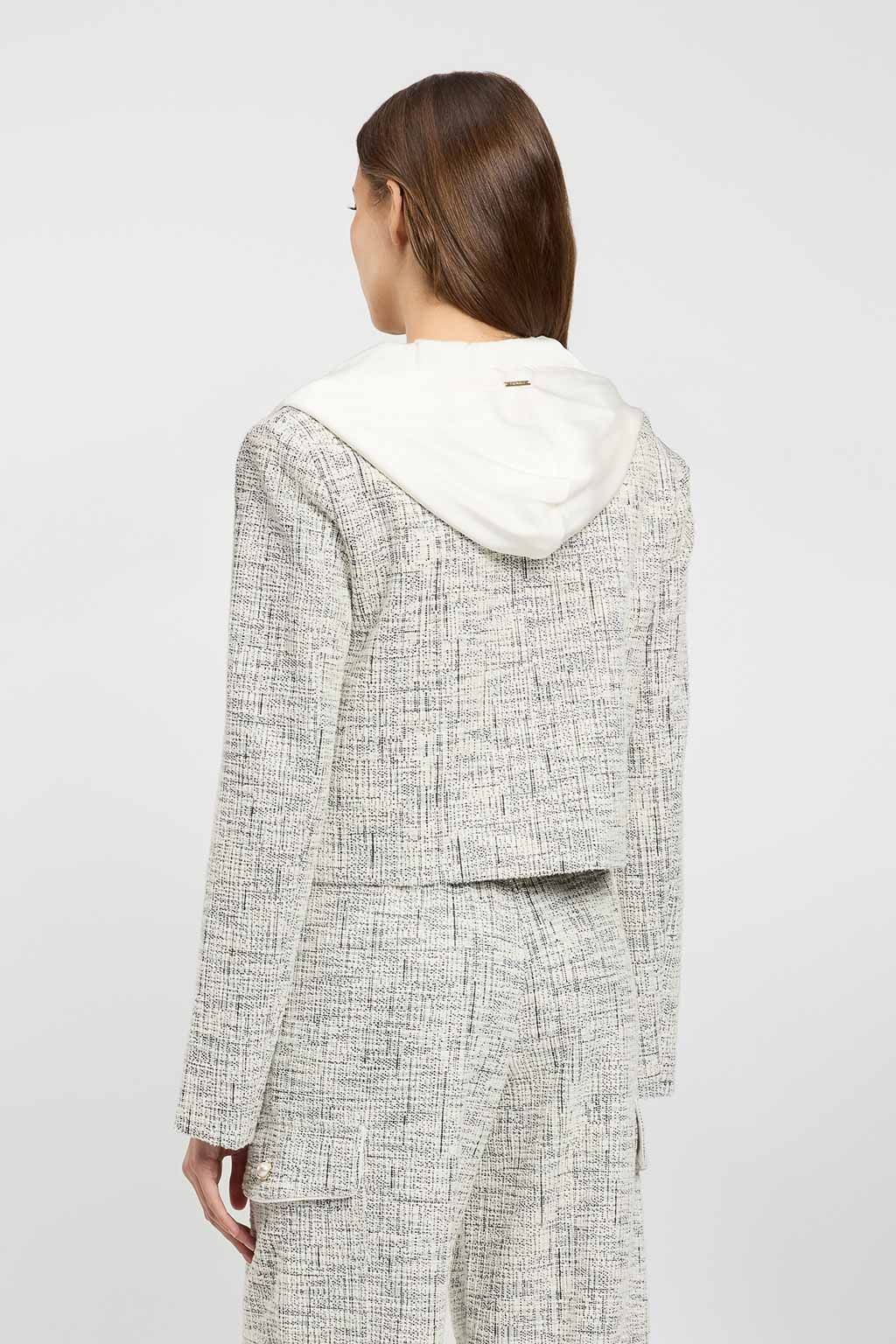 Twinset – Giacca "Tweed Off White / Nero" in Felpa Intrecciata - immagine 3