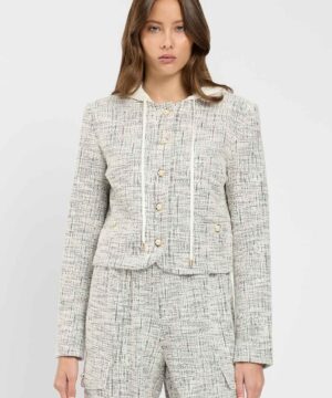 Giacca da donna in felpa marca TWINSET colore tweed off white e nero con texture intrecciata, bottoni perla e cappuccio staccabile in raso su Origami Store