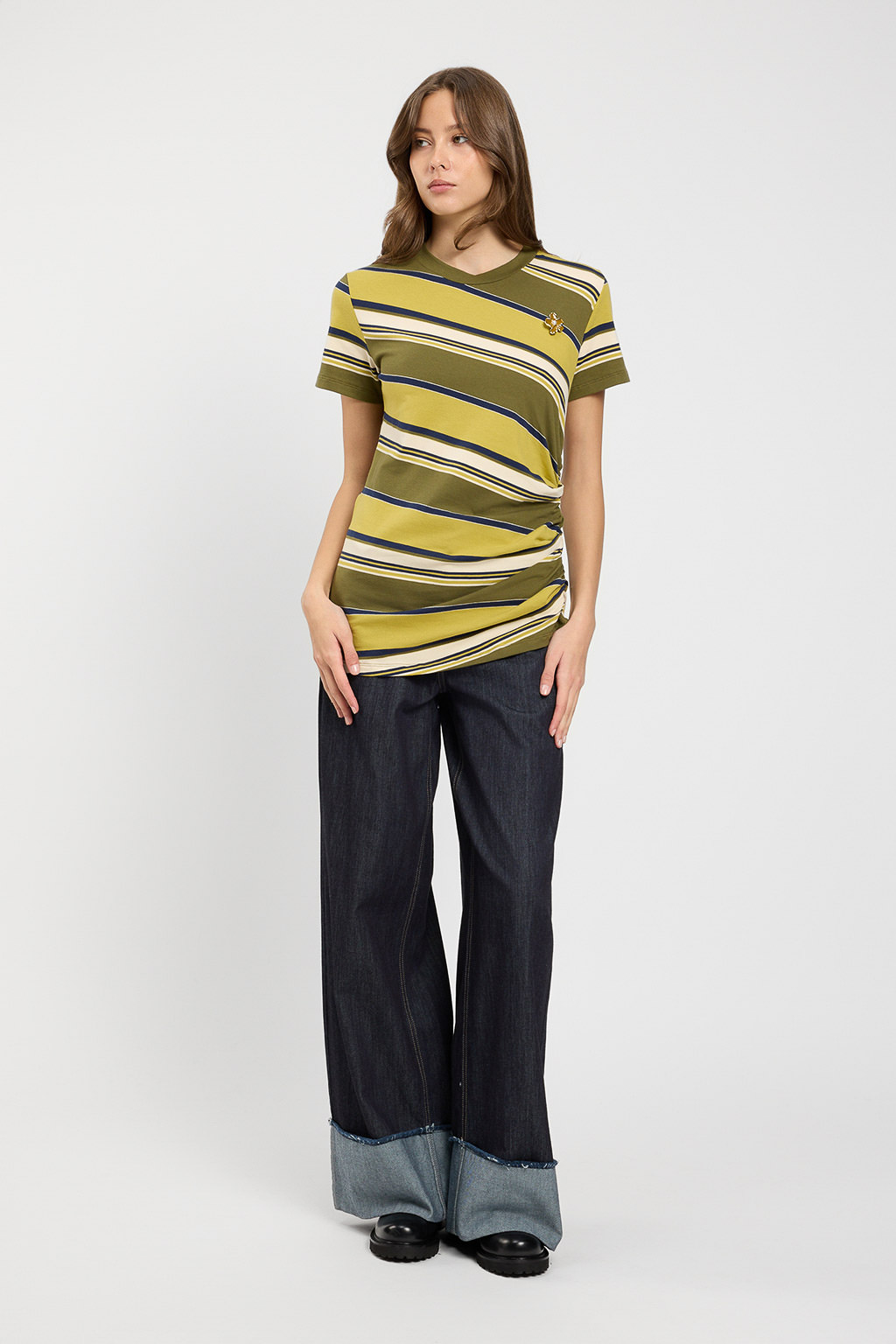 Jeans da donna a zampa marchio TWINSET colore blu indaco in puro cotone con risvolto al fondo su Origami Store
