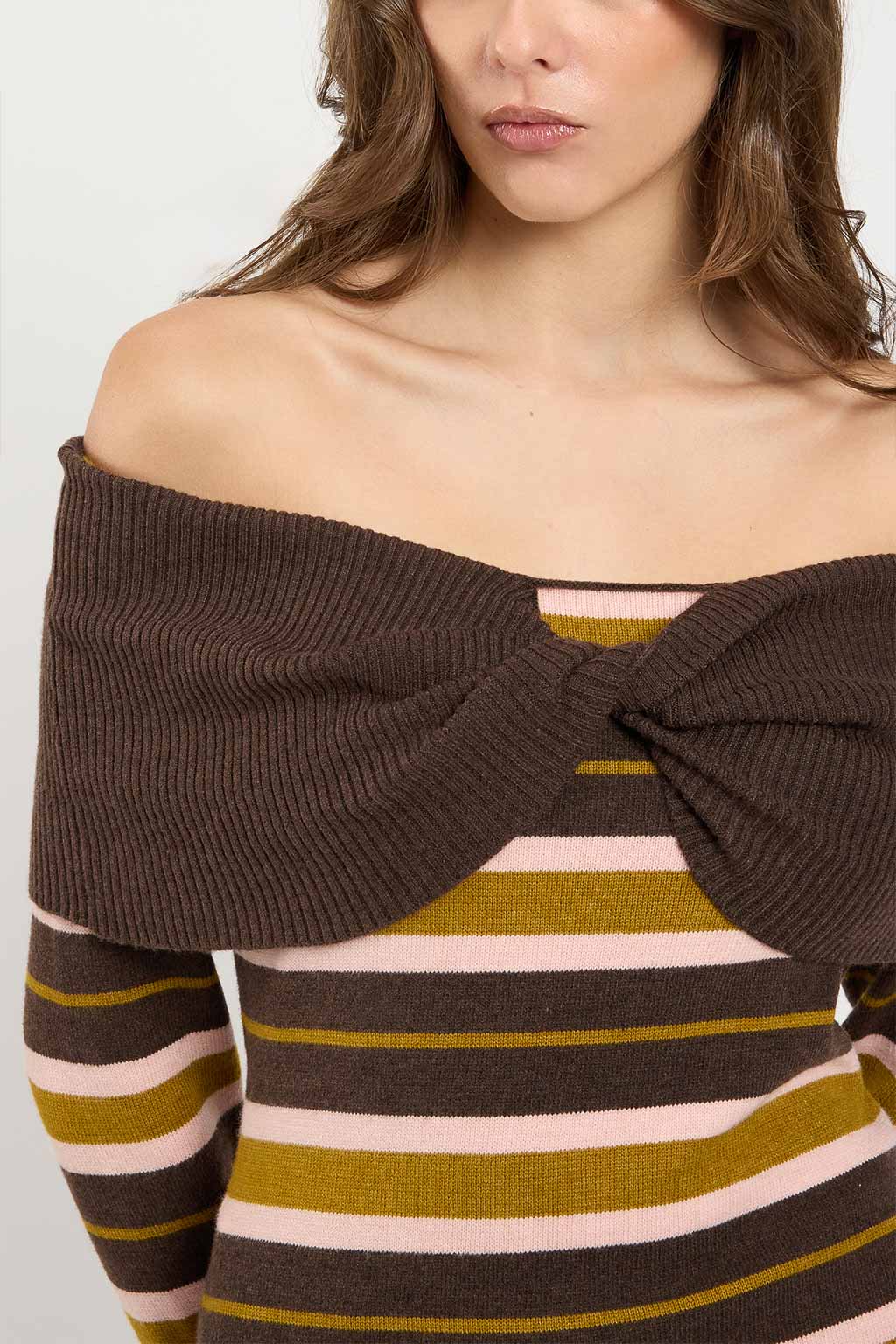 TWINSET – Maglia "Riga Mocha/Shiny" in Misto Lana e Seta con Scollo Bardot - immagine 2