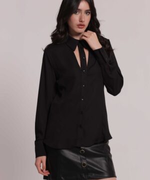 Camicia da donna elegante in georgette colore nero marchio Mimì Muà Firenze Made in Italy con dettaglio cut-out frontale e polsini alti su Origami Store