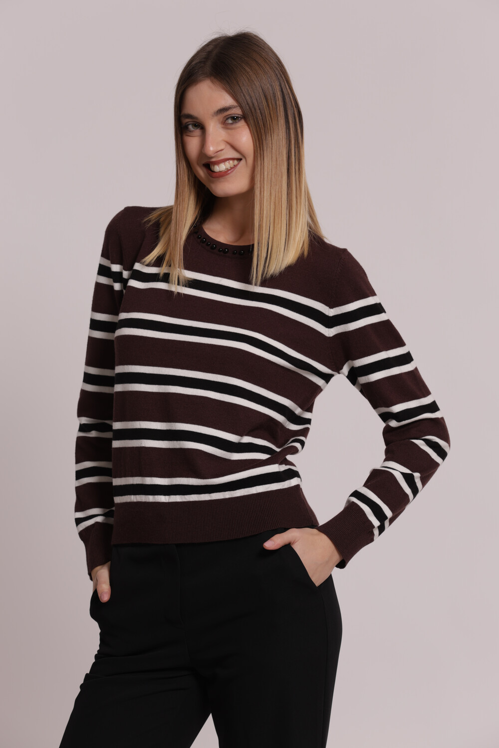 Mimì Muà Firenze – Maglia a Righe "Moro" in Misto Viscosa Soft con Collana di Perle Integrate nello Scollo - immagine 3
