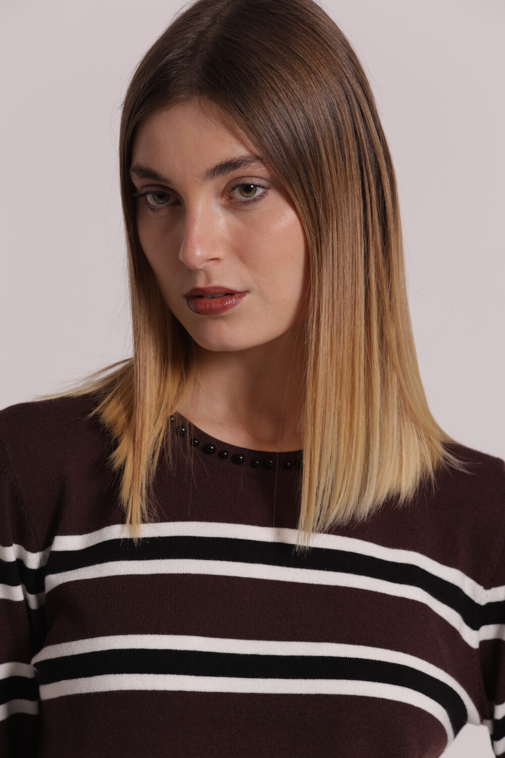 Mimì Muà Firenze – Maglia a Righe "Moro" in Misto Viscosa Soft con Collana di Perle Integrate nello Scollo - immagine 2