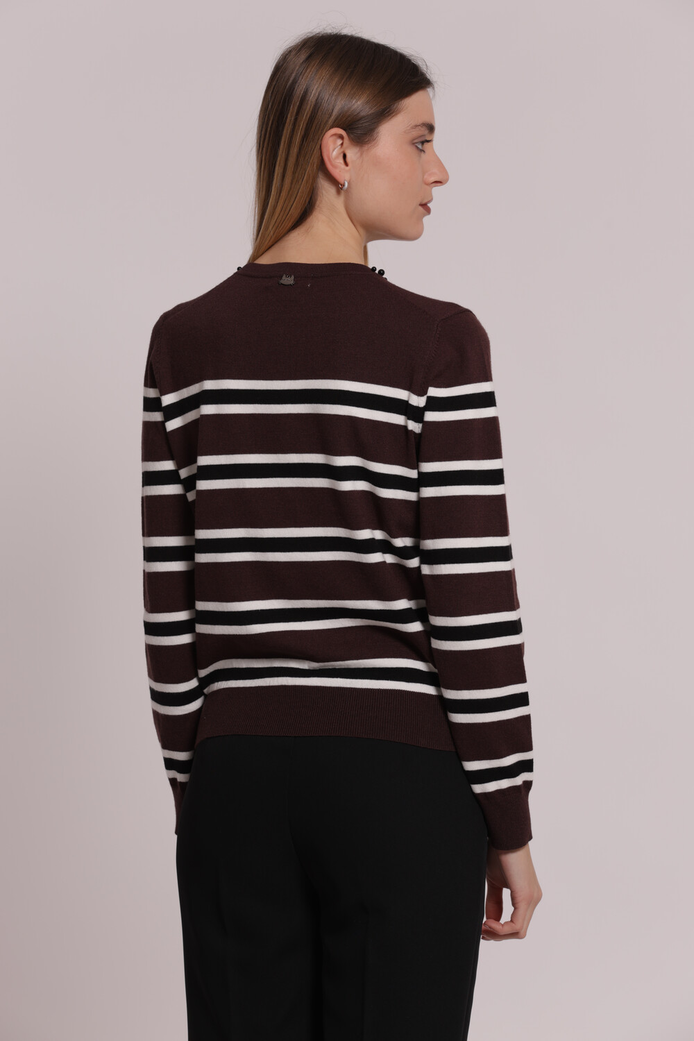 Mimì Muà Firenze – Maglia a Righe "Moro" in Misto Viscosa Soft con Collana di Perle Integrate nello Scollo - immagine 4